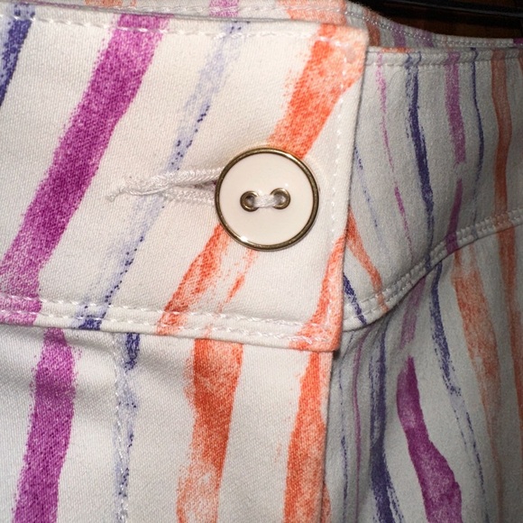 Isaac Mizrahi Women's Striped Summer Shorts | Watercolor Print | Sz 10 - Picture 3 of 5